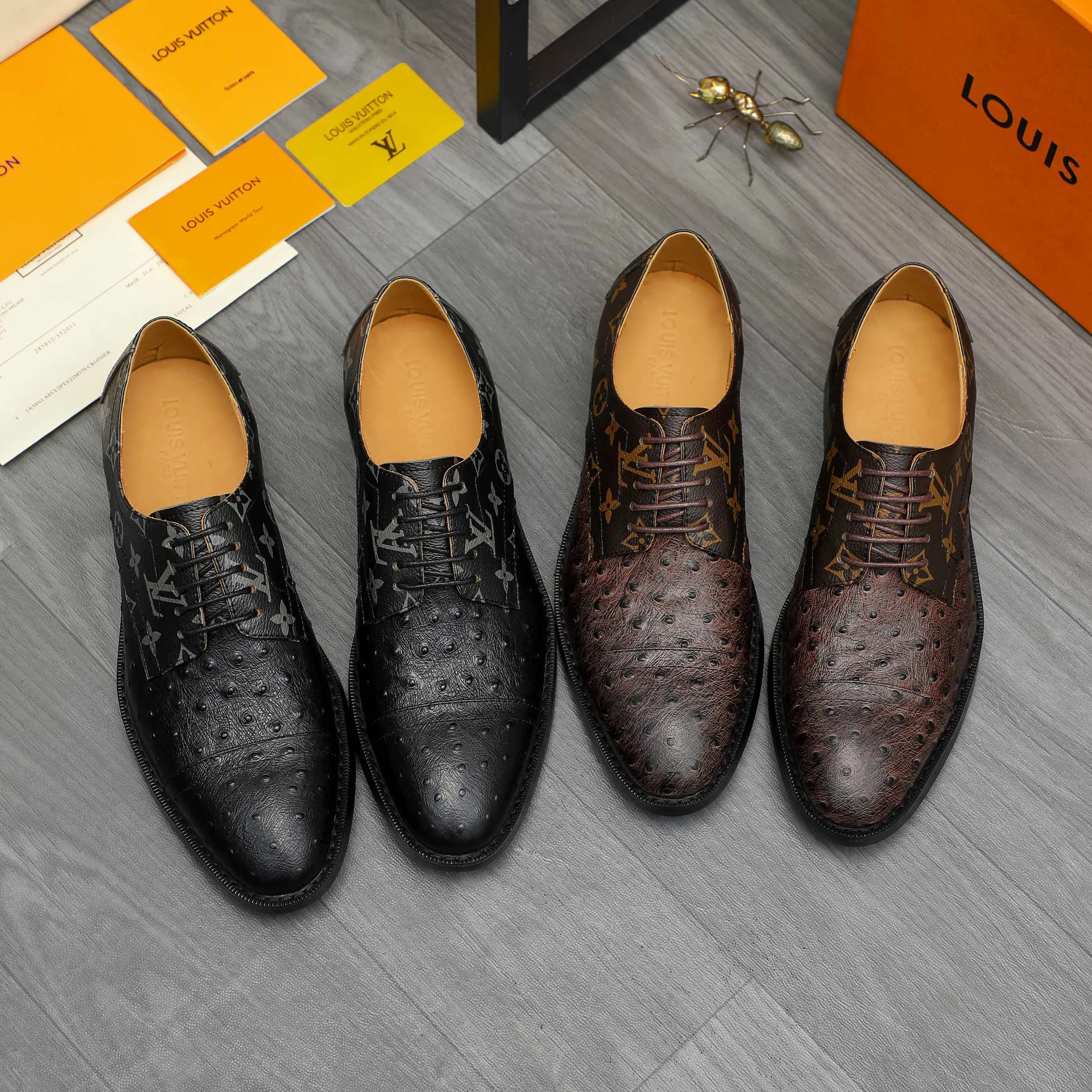 Men's shoes 💰500 Product trademark: LV "Louis Vuitton" business formal leather shoes Regular size: 39-45 (.45 customization is non-returnable) Product materials: Selected ostrich pattern cowhide upper, cowhide lining, original rubber outsole